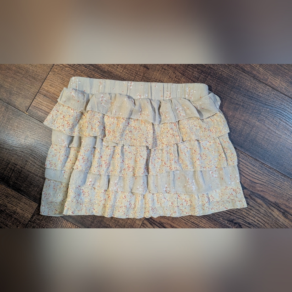 💙Old Navy💙 Cream And Red Floral Ruffle Mini Skirt